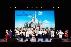 致敬上海白衣天使！上海迪士尼免费送出了7千余张门票图片