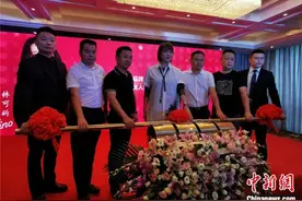 “音乐才女”林可昕现身成都 产后复工继续追梦图片