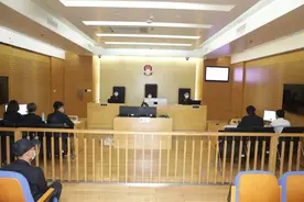 “南航空少骚扰男同事案”一审认定空少名誉权遭侵害，男同事担责图片