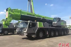 中联重科200吨全地面汽车起重机出口卡塔尔 中东高端市场新突破图片