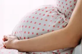 螃蟹、柿子、冰激凌、小龙虾，孕妇真的不能吃吗？专家这样说图片