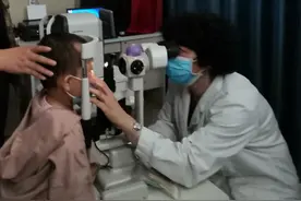 总揉眼睛八成得了这个病 很多孩子已中招图片