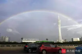 朋友圈拍彩虹大赛开始：广州雨后又见彩虹，还是双层跨越广州塔图片