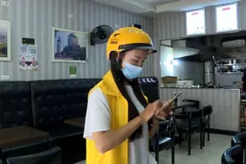 外卖女骑手的坚守：让家人过上更好的生活图片