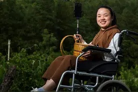 故事海报丨龙山“轮椅女孩”有个小目标图片