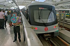 16号线直达车首发，37分钟抵达临港！记者现场揭秘16号线如何超车……图片