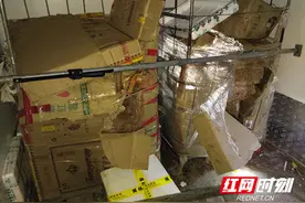 重量不够石头来凑 假冒“绿通”被揭穿图片