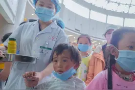 姐弟俩同患先天性心脏病，12岁姐姐说先救弟弟图片