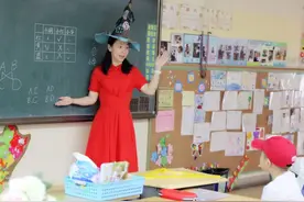 把“小刺猬”教成“香饽饽”！这位老师不仅拜学生为师，还时不时能亮绝活儿图片