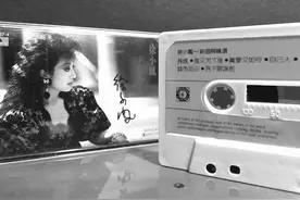 崔健的《新长征路上的摇滚》罗大佑的《之乎者也》，磁带是歌专辑是精神图片