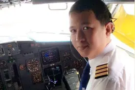 疫情之下泰国飞行员转行骑摩托送外卖：每天能挣30美元就很好了图片