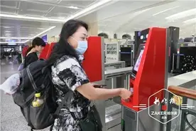 纸质票，再见！20日起，哈铁刷身份证件进出站图片