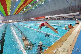 阔别5个月，武汉英东游泳馆恢复开放图片