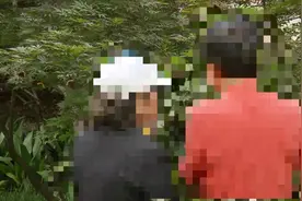 大爷背着妻子，为“美容”疯狂花掉576万！人还搞成这副样子图片