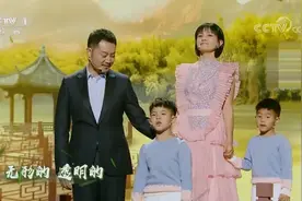 经典咏流传：胡可沙溢携安吉小鱼儿登台献唱，来听听这首《风》视频封面