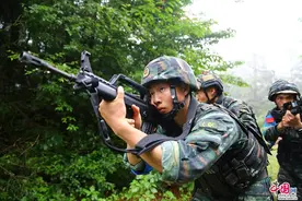 鏖战鄂西南！武警特战队员“魔鬼周”极限挑战全力出击图片