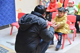 陪伴或暂别孩子，疫情之下北漂父亲的选择不轻松图片