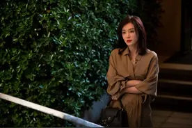 秦岚《怪你过分美丽》陷解约风波 自曝式危机公关手段超绝图片