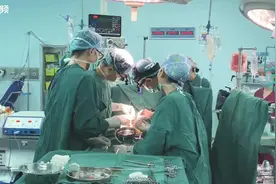 跨越1500公里！苏州医生为出生仅11天的贵州女婴“修心”图片