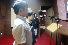 四川达州盲人兄弟为父写歌：父亲，我想看你一眼图片