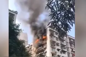 30秒｜突发！重庆渝北嘉州一小区发生火灾视频封面