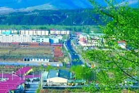 泡温泉、享美酒、躲清凉……赤峰这个特色小镇值得你一去！图片