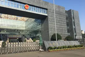 ​暗恋女同事 男子私配钥匙深夜潜入其家中 被判有期徒刑一年六个月图片