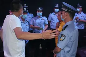 治安支队对城区酒吧开展集中清查图片