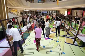 边宣传文明摆摊边做公益 宁波“明星小将”撑起一场别样的夜市图片