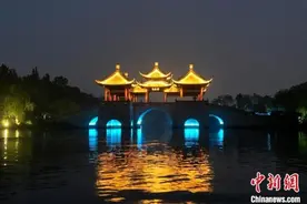扬州瘦西湖夏日夜游开启“夜经济”激发城市活力图片