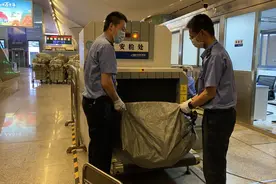 “高铁带货”助推湖北特产闪耀“电商节”图片