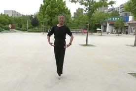 66岁大叔退休后沉迷跳芭蕾，6年瘦了20斤！网友：厉害了图片