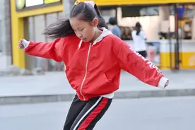 “追风女孩”斩获世界滑板大奖图片