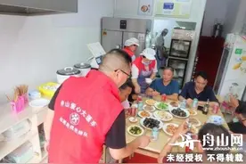 践行社会主义核心价值观｜新城这家爱心饺子馆暖心邀请残疾人朋友免费吃饺子图片