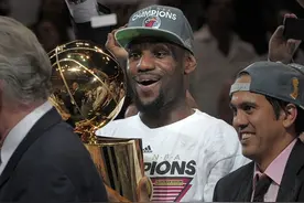 美媒：NBA历史上仅有4名状元获得过最佳新秀&MVP&FMVP图片