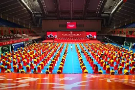 特殊时期的高校毕业典礼：线上线下相结合，“云毕业”创意多图片