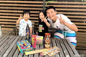 武磊父亲节送祝福：想对爸爸和徐根宝说感谢图片