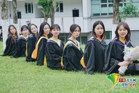 高校同寝室8女生升学齐“上岸”：备考时吃炸鸡看电影解压图片
