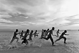 守岛十三年，他唱着“专属”军歌见证脚下小岛的变迁图片