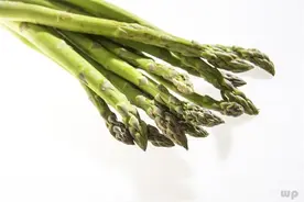 女生的“刮油菜”找到了，常吃皮肤嫩滑腰也细了，夏天减肥正合适图片