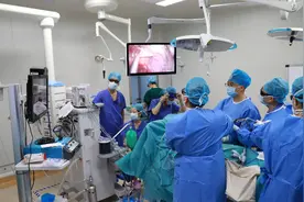 “共享医疗平台”搭建，国家级专家珠海横琴开展癌症根治术视频封面