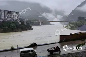重庆强降雨持续 局地暴雨倾盆地质灾害风险高图片