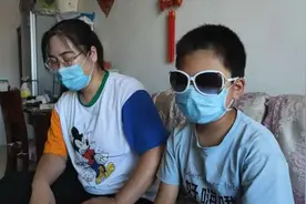 小学生大额充值“四三九九网游”退7成，协商后承诺退9成视频封面