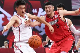 CBA广东男篮场均净胜35分，周鹏抢球一幕令对手主帅敬佩不已图片