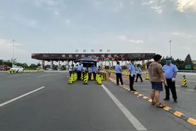公路出京方向陆续开查核酸证明 通勤人员可持身份证通行图片
