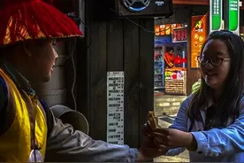 星辰文艺 | 黄熊飞：常忆当年摆地摊图片