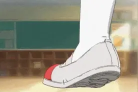 爱抖腿竟是肾虚？还有人抖到腿骨折？吓得我赶紧摁住了腿图片