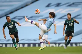 足球——英超：曼城胜伯恩利图片