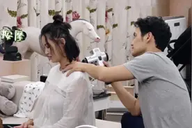 火爆全网的筋膜枪，戳破年轻人的中产幻觉图片