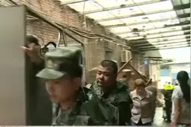 重庆綦江：强降雨引发洪水  紧急转移低洼地带人员
